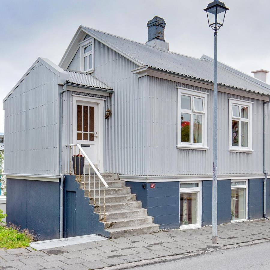 Live As Locals Apartments Reykjavik Bagian luar foto