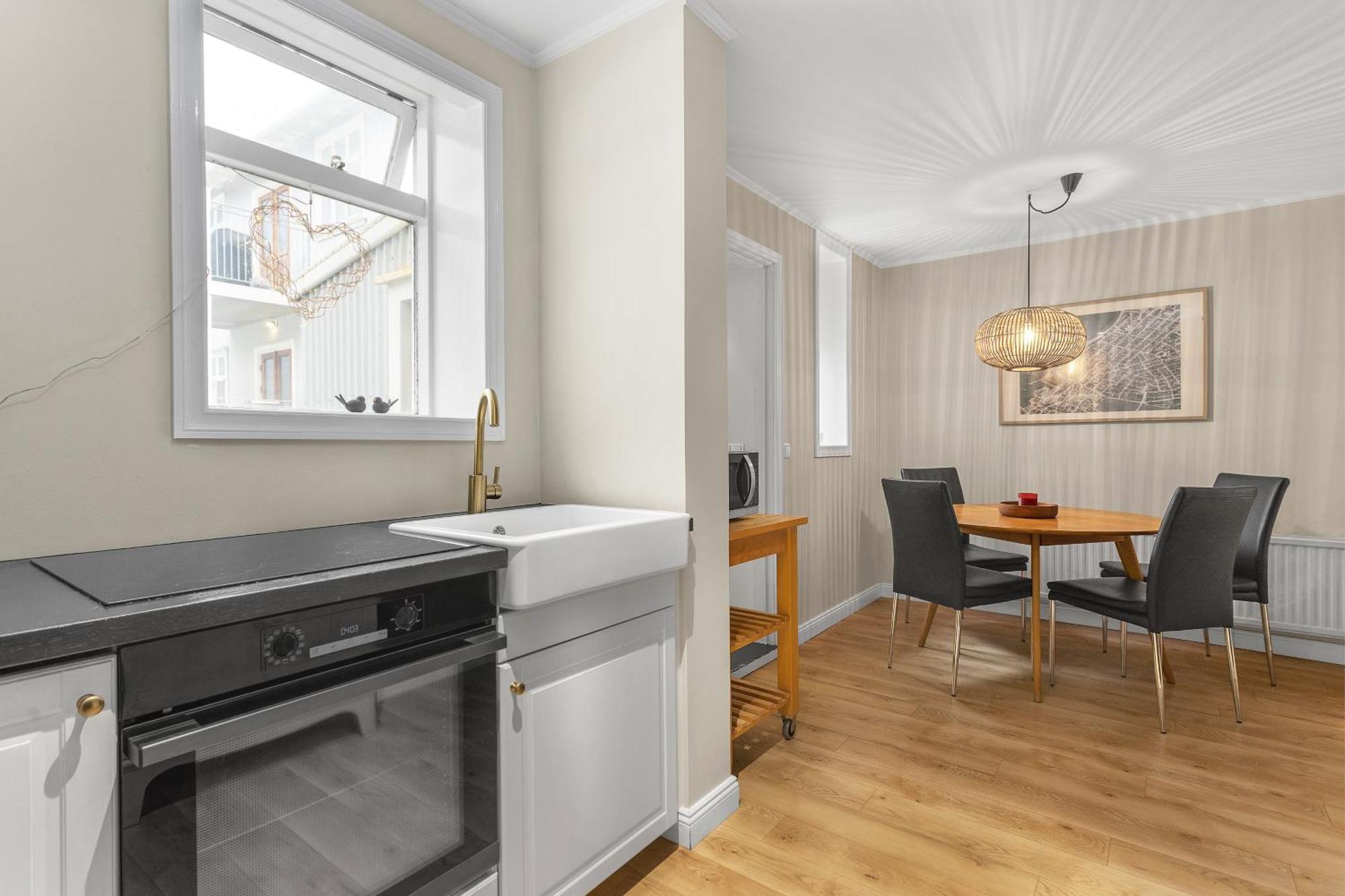 Live As Locals Apartments Reykjavik Bagian luar foto